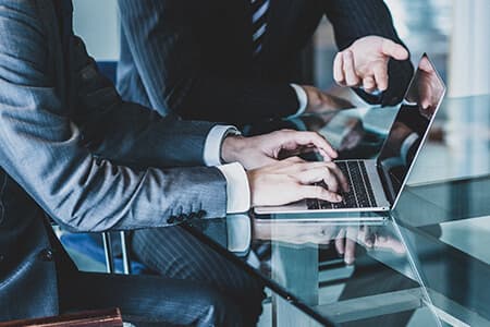 スーツ 面接 2人 2